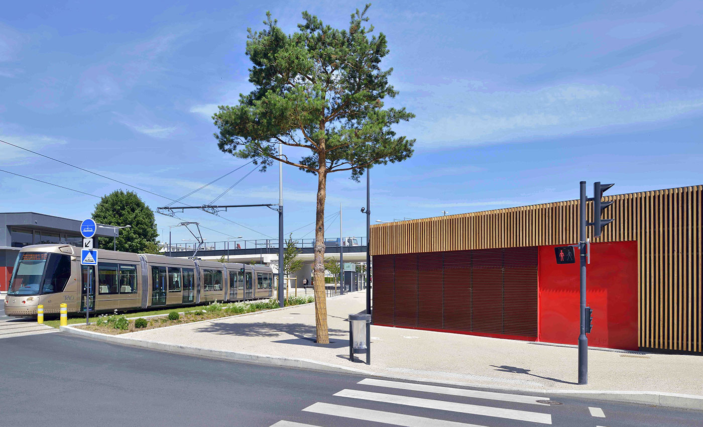 Richez Associes -  le parc relais du tramway d’Orléans - 2