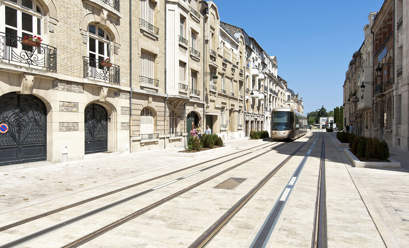 Richez Associés - la ligne B du tramway d'Orléans - 6