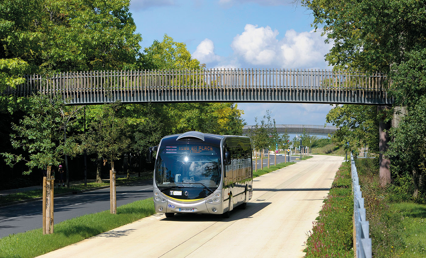 Richez Associes - Ile-de-France first BRT T Zen line  - 1