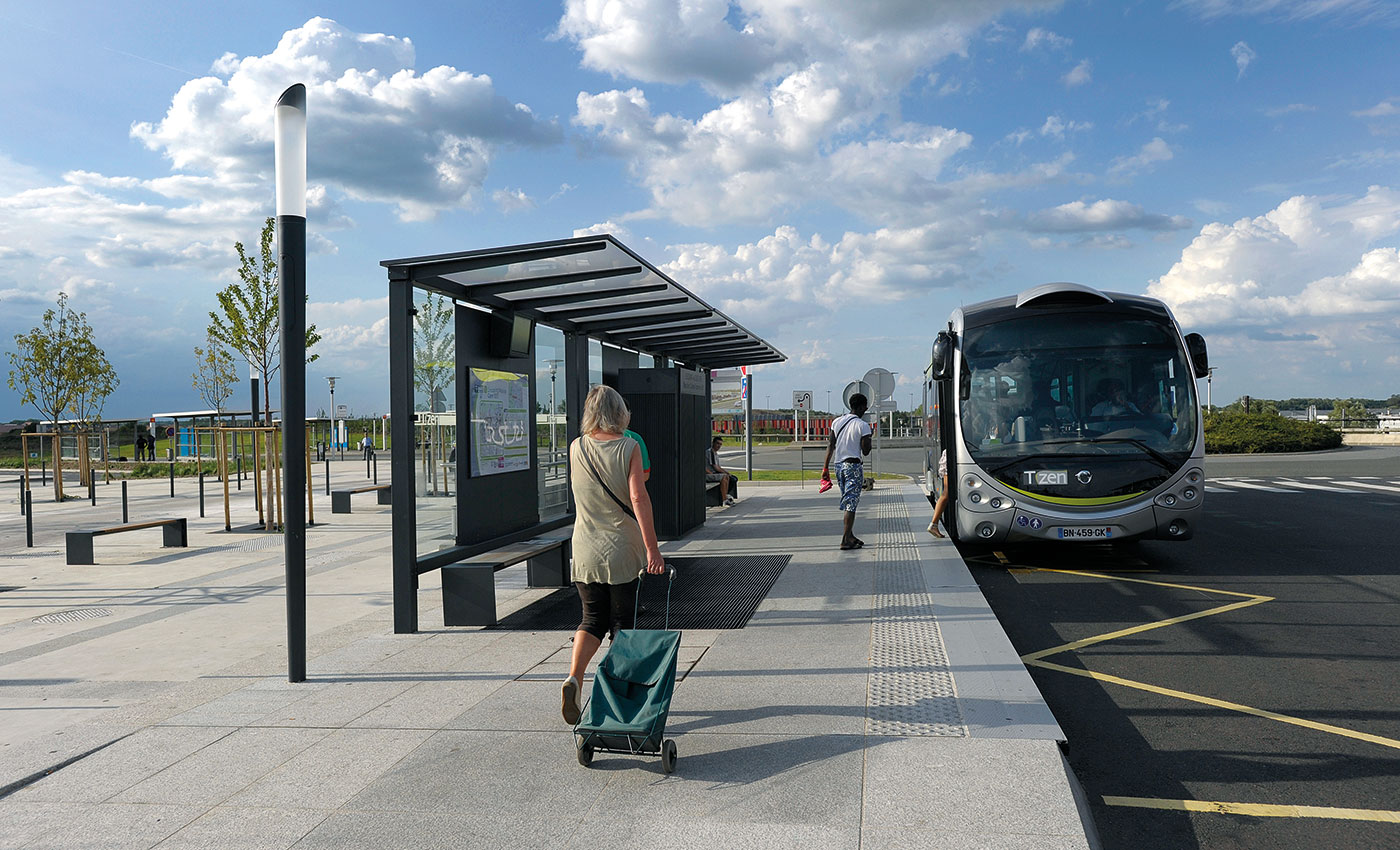 Richez Associes - Ile-de-France first BRT T Zen line  - 7